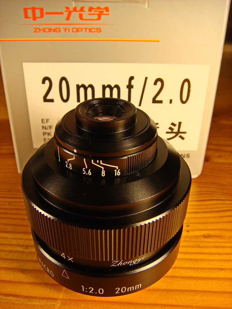 Mitakon_20mm_01.jpg