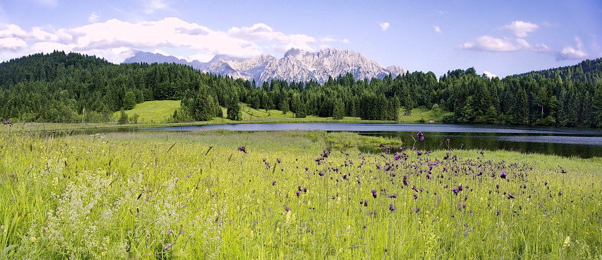 DSC00921 Geroldsee mit Karwendel... kl Pano.jpg